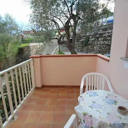Apartment Imperia 1 * Poggi